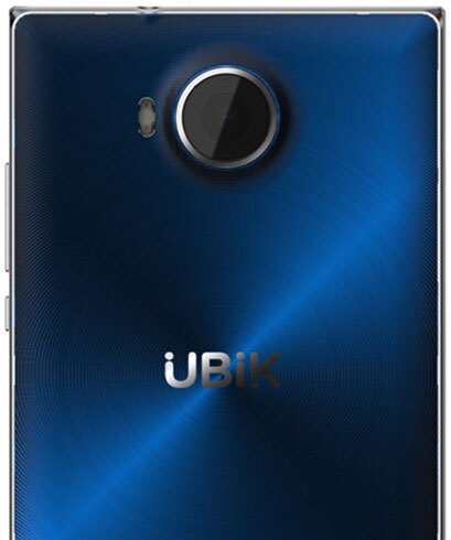 The aluminum back of the Uno, with 20 MP rear camera