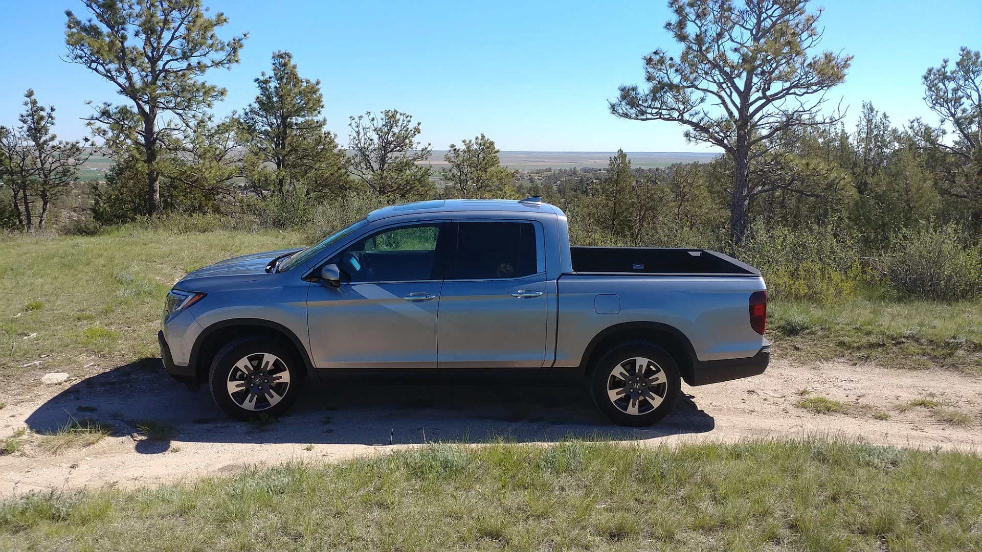 A traditional pickup truck has a body-on-frame construction and solid rear axle –with the Ridgeline, however, the design is based on unibody construction and four-wheel, independent suspension