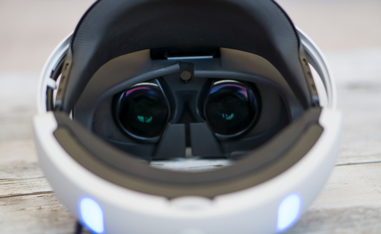 Looking into the lenses of PlayStation VR