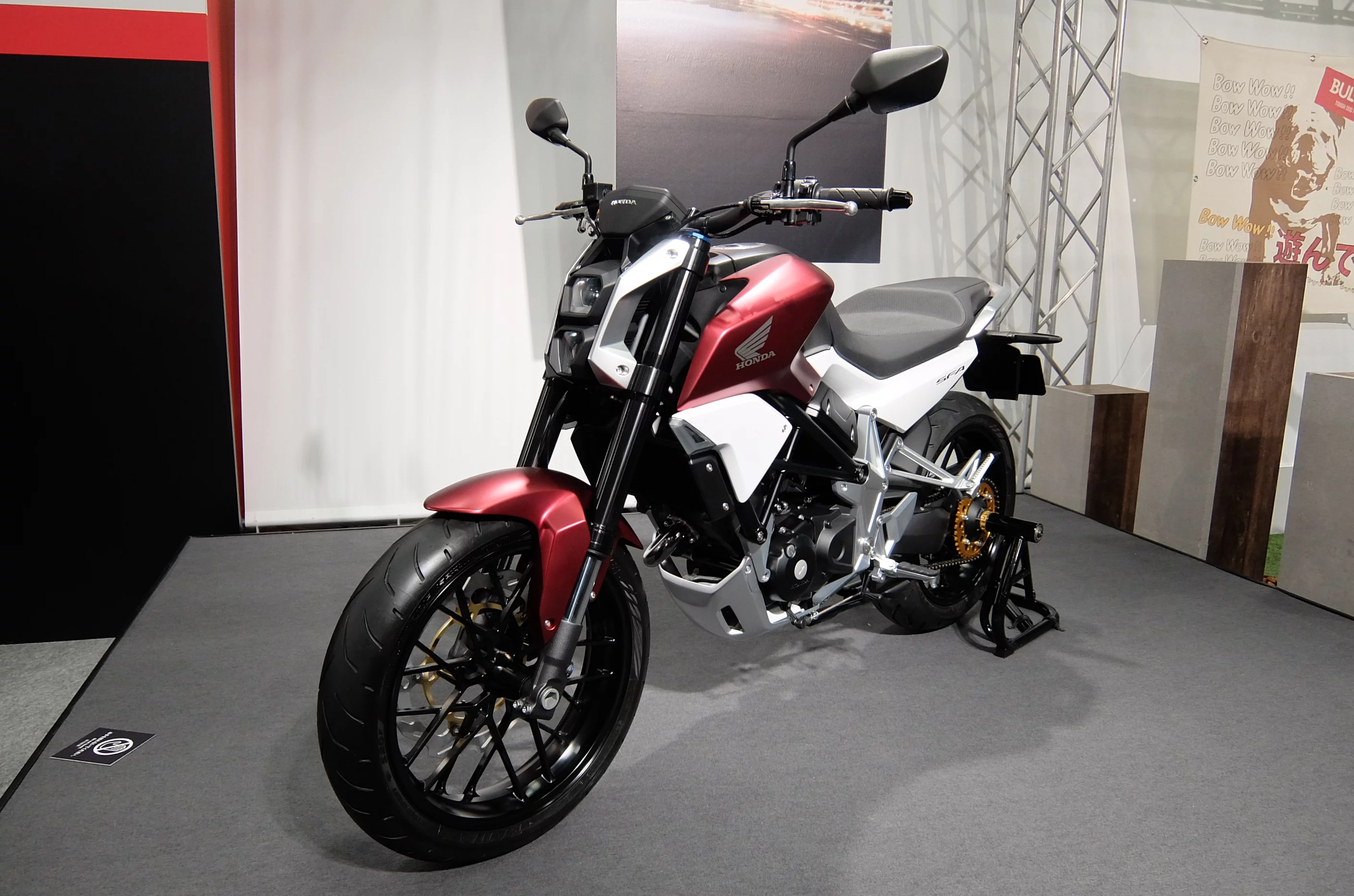 A 4 stroke DOHC of unknown size was slated as the potential power unit in the concept SFA (Photo: Stephen Clemenger/Gizmag.com)