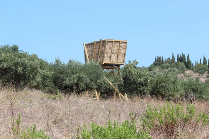 The Tragata's wall panels were weaved using reeds found on-site