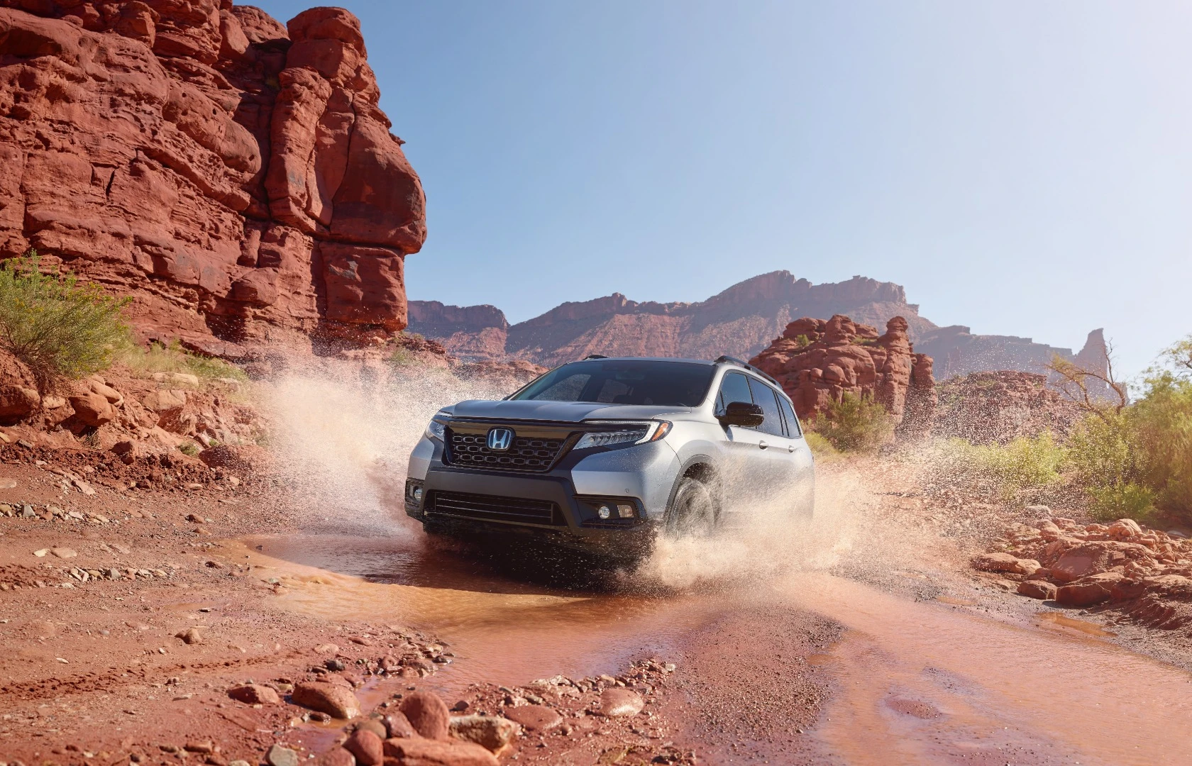 For off-pavement adventuring, the Passport utilizes Honda’s i-VTM4 torque-vectoring all-wheel drive system