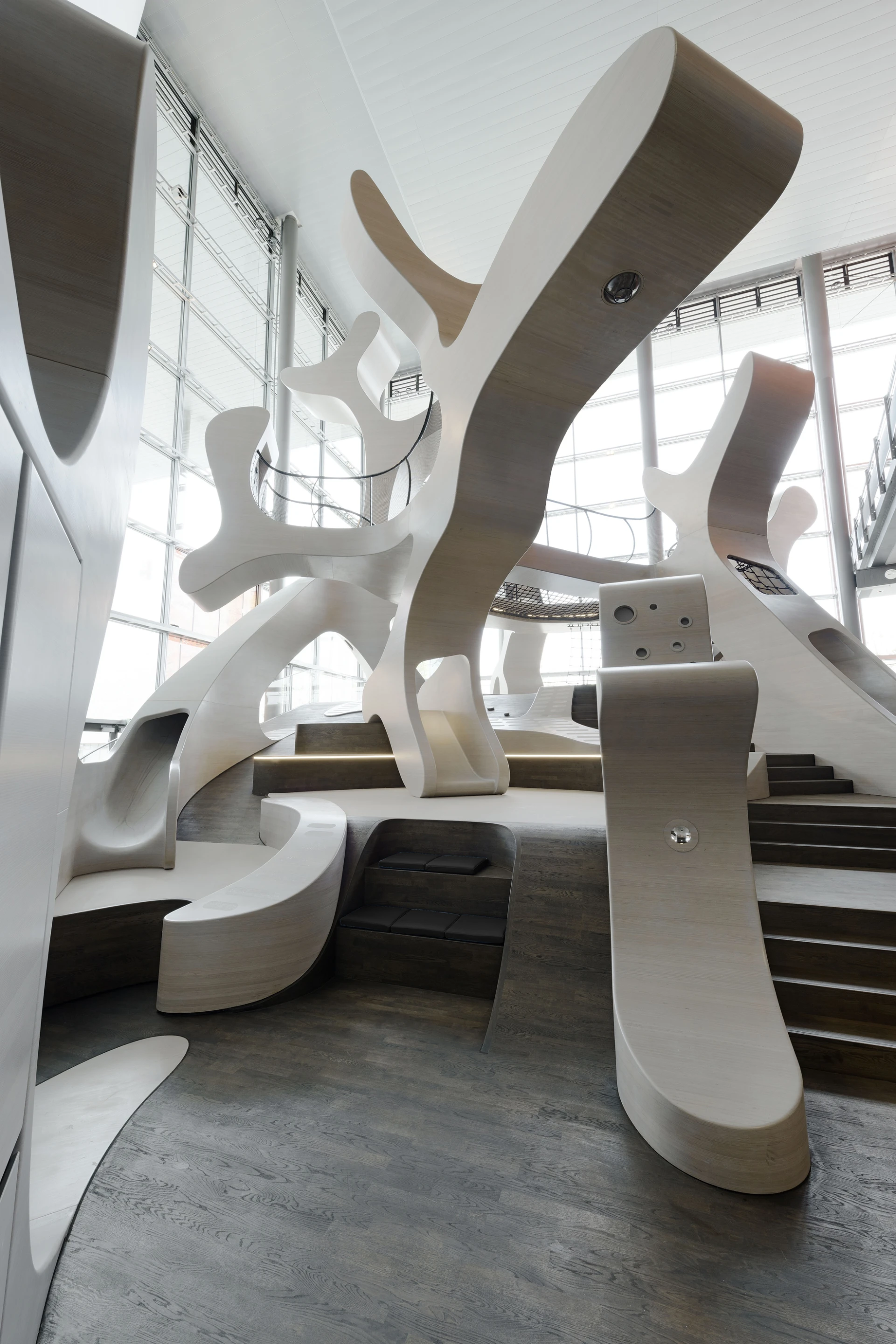 Like an architectural playground, the MobiVersum presents large shapes for tactile learning (Photo: Uwe Walter for Autostadt, Wolfsburg)
