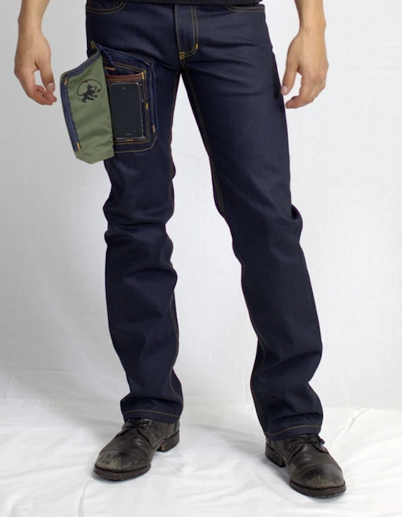 The DELTA415 Wearcom's polymer pocket will fit any touchscreen smartphone up to 3 x 5 inch