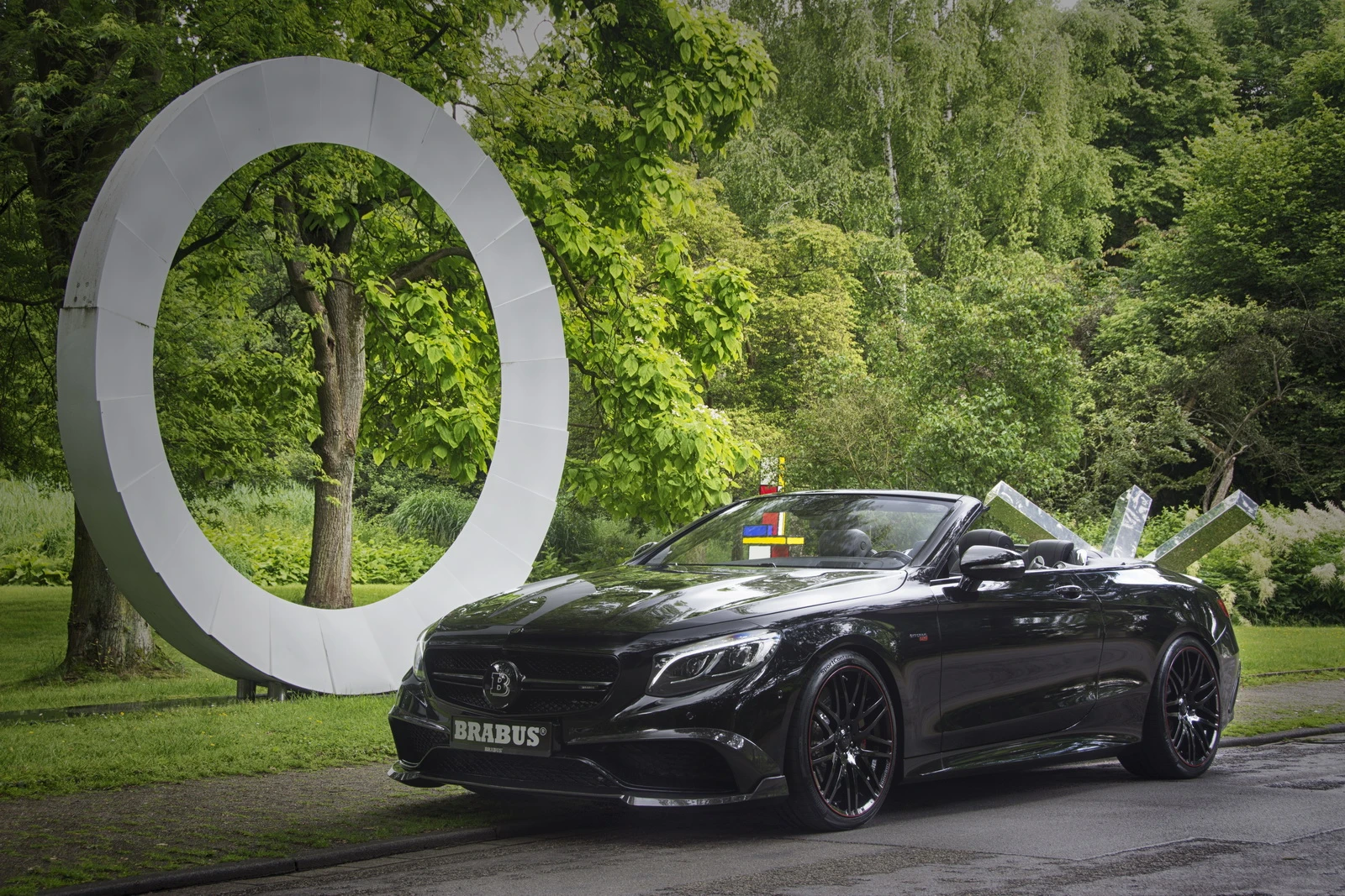 Those thin tires might be grippy, but they still can't go any faster than 350 km/h
