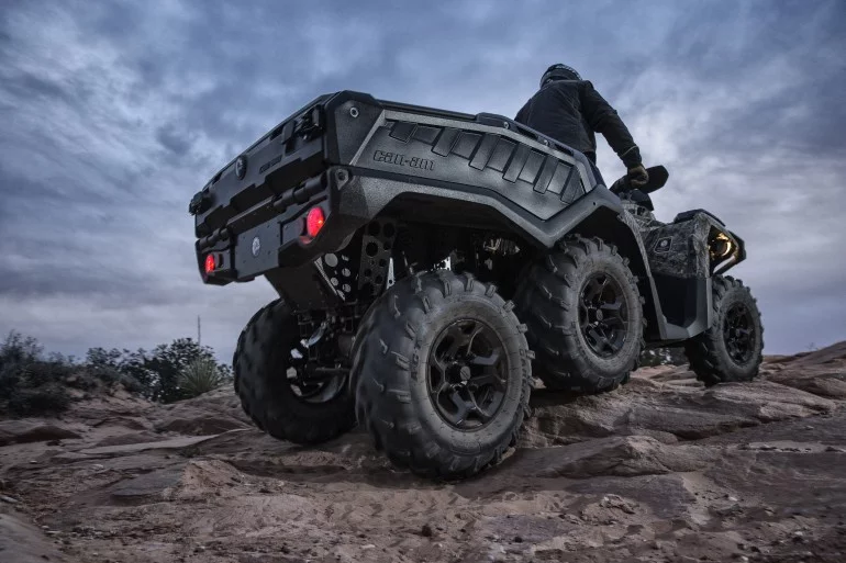 The Outlander 6x6 1000 is powered by an 82-hp Rotax V-Twin 1000