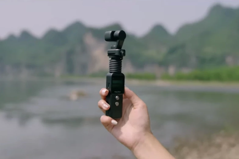 The Feiyu Pocket 2S, all put together in handheld mode