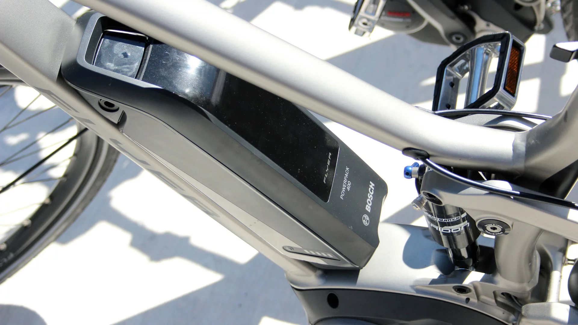 The Flyer TX-Series is powered by a down-tube-mounted 11.2-Ah 400-Wh Bosch battery