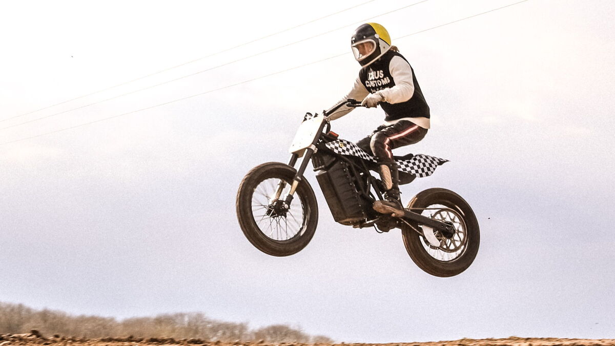 Trevor's premium electric flat tracker quietly kicks up US dirt - Vimarsana News