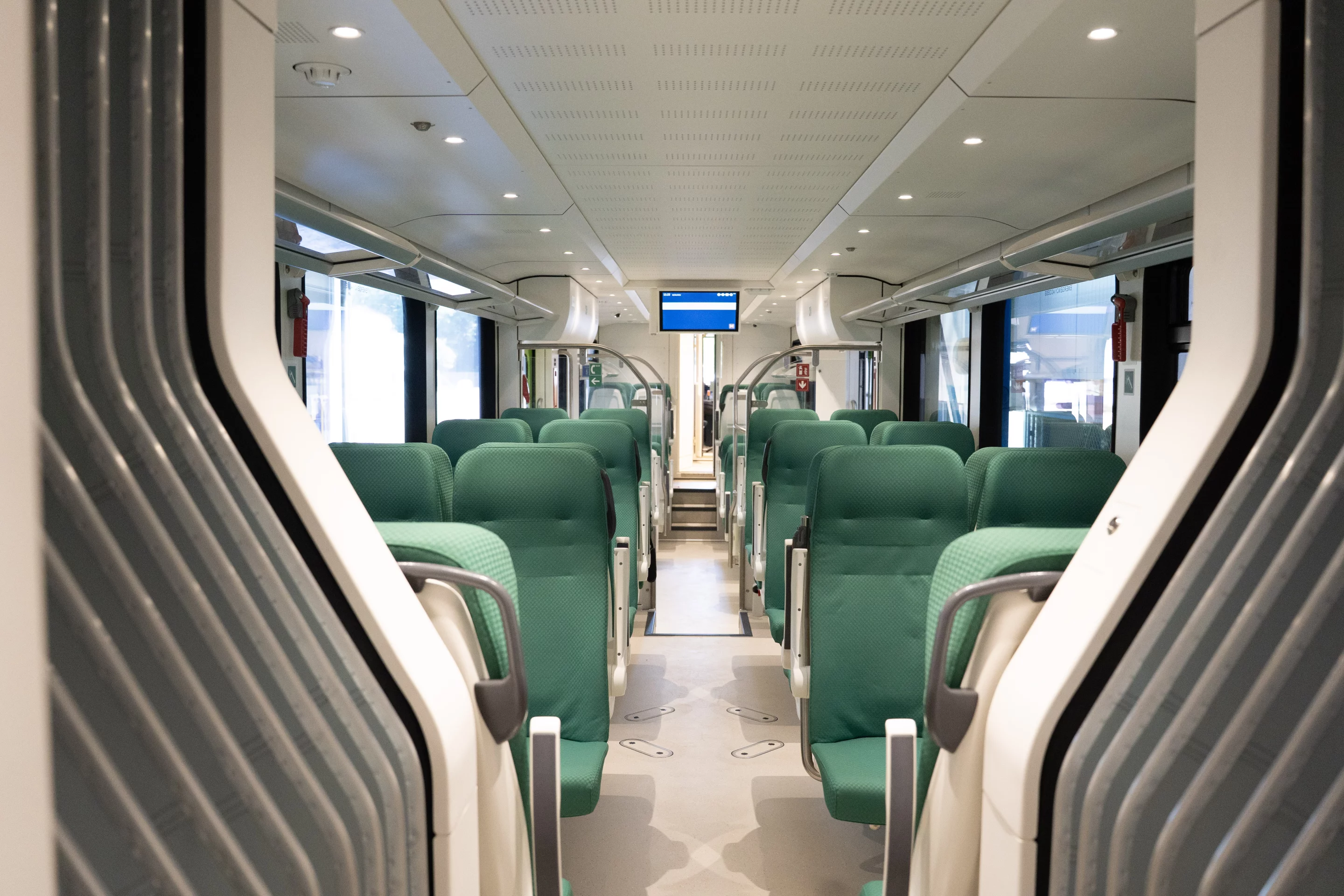 Panoramic windows, air conditioning, and low-floor boarding for all passengers