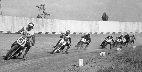 Bill Tuman leads the pack in the 1951 Richmond 10 mile national