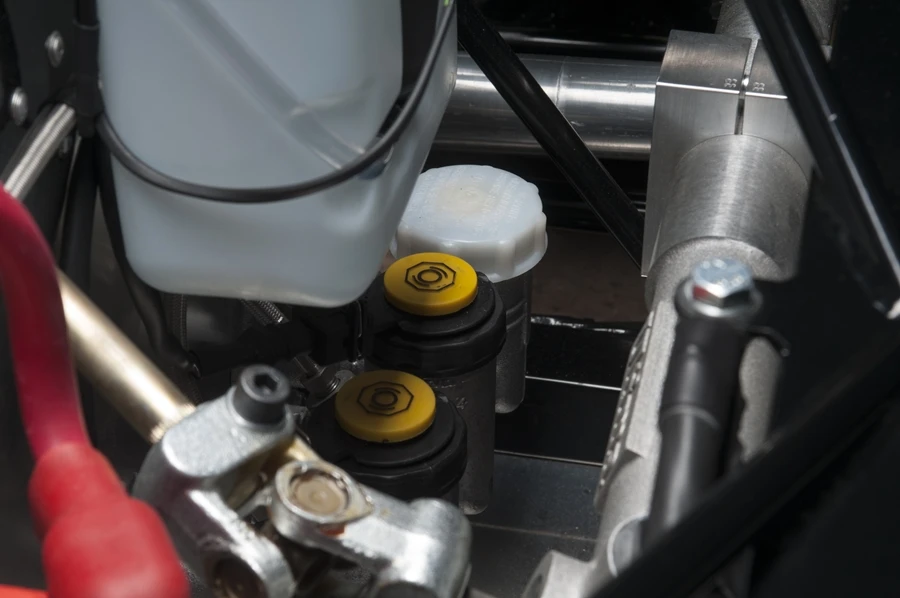 The Ultima Evolution brake reservoir sensor arrangement