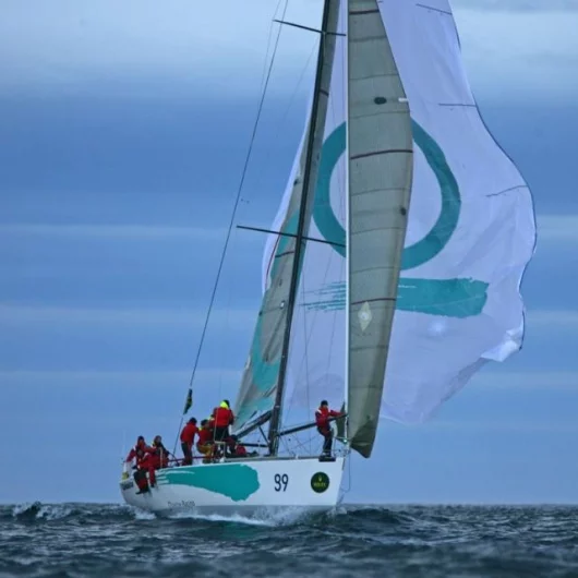 Rolex Challenge trophy winner (Australian team) QUANTUM RACING, Raymond Roberts Photo: Daniel Forster