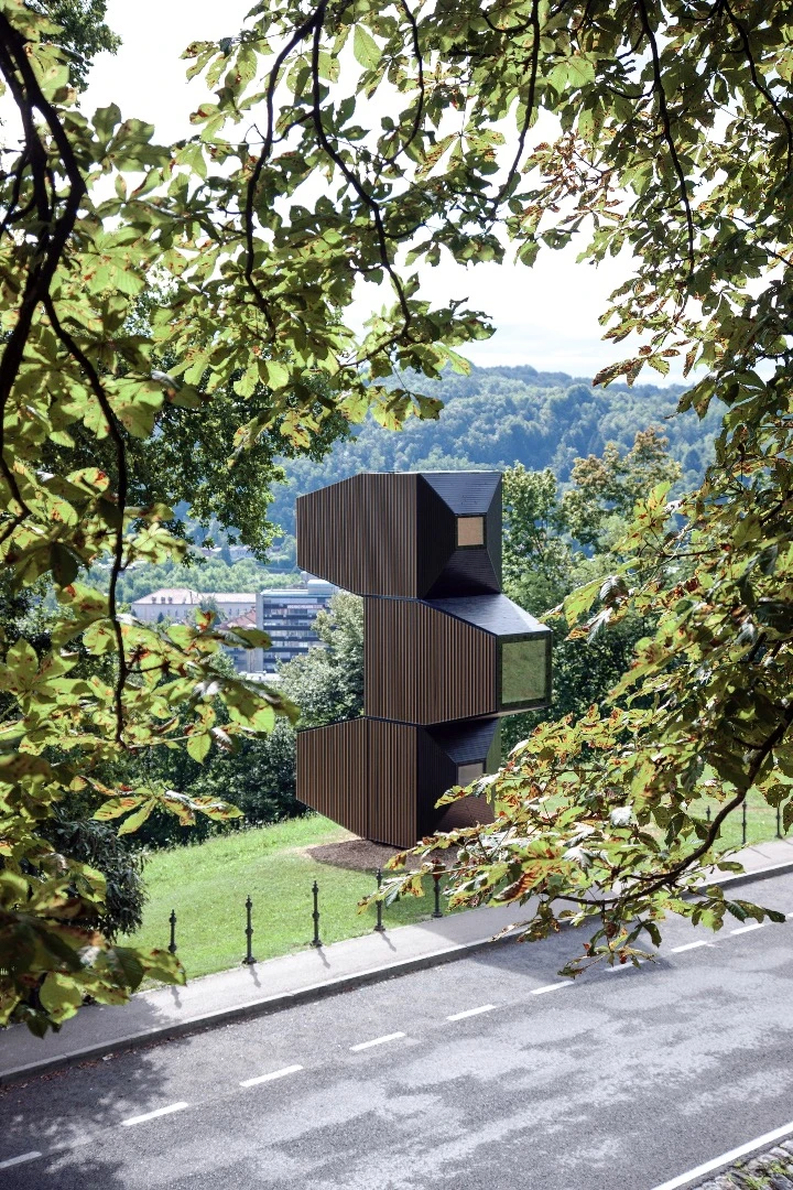 Living Unit on Ljubljana Castle is modular and can be arranged in different ways