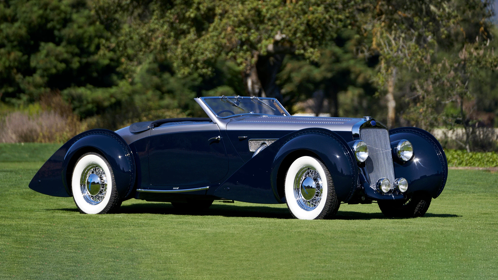 Considered one of the finest examples to emerge from both Delage and De Villars, this one-off Delage Type D8-120 S Cabriolet with sports body coachwork features stunning proportions and distinctive riveted fenders. The car was first shown at the Concours de l’Auto de Printemps held in May 1938 in Paris where it defeated all comers to win the Grand Prix for Best of Show at a time when all of the famous Interwar Parisienne coachbuilders would enter such events.