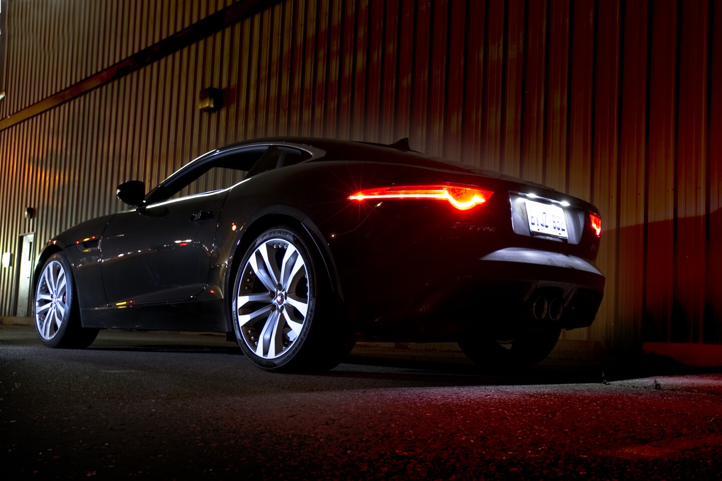 Mid-range acceleration in the V6S is impressive thanks to the car's usable power range and nicely tuned gearbox (Photo: Angus MacKenzie/Gizmag.com)