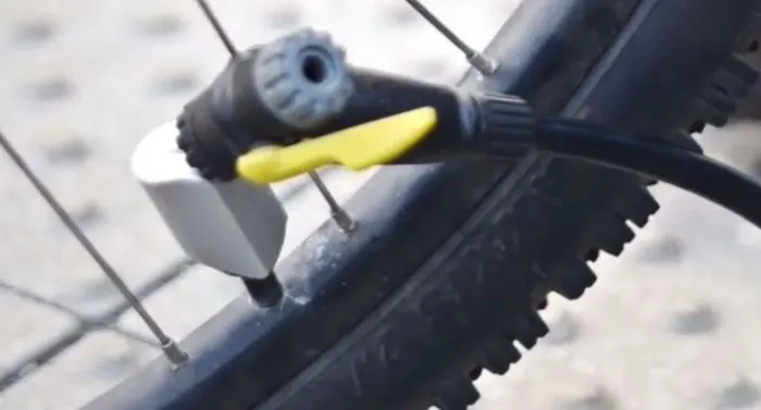 An "in-line fill" feature allows the sensor units to remain attached while the tires are being topped up, with the pumped-in air passing right through them