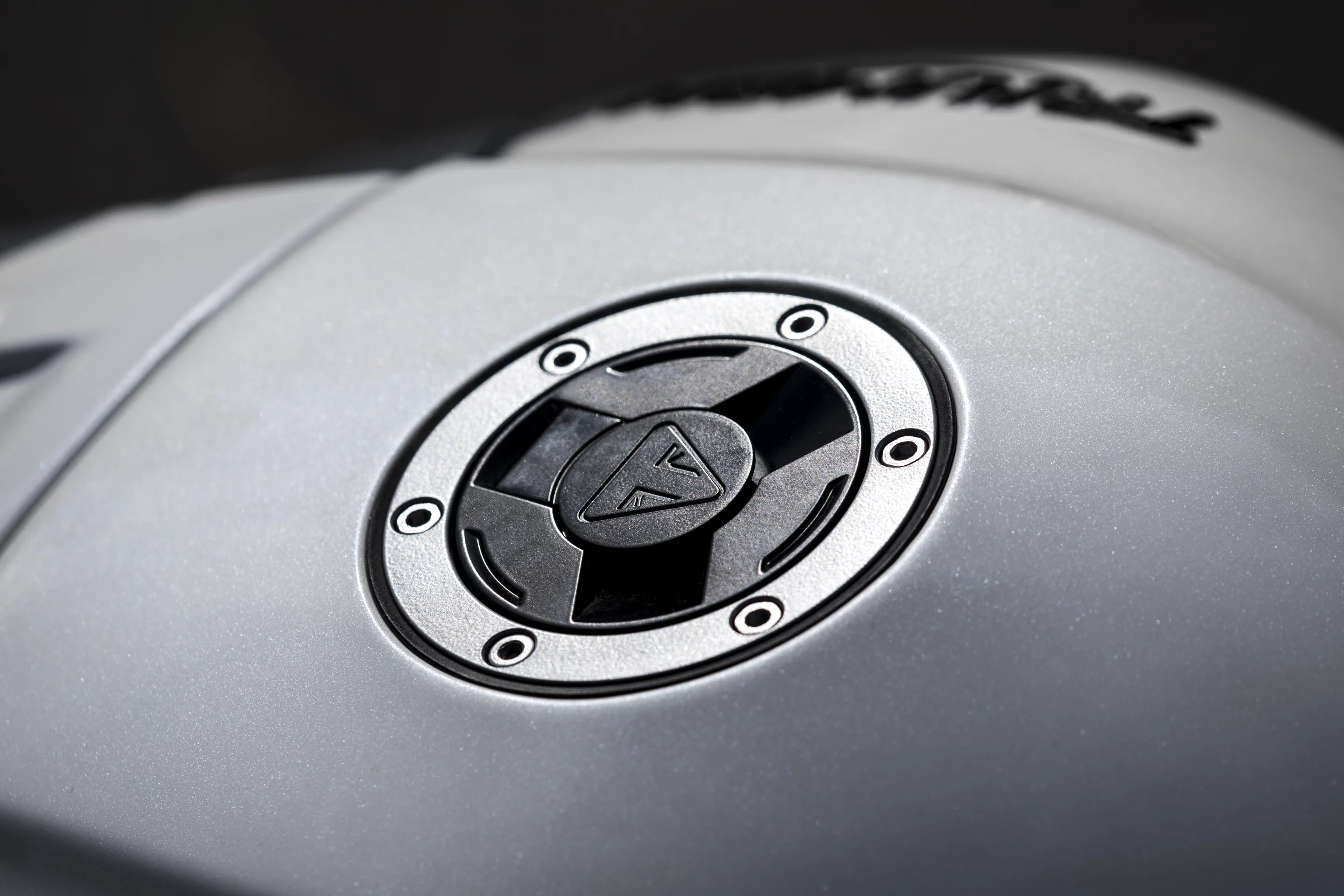 2018 Triumph Speed Triple: spunky fuel cap