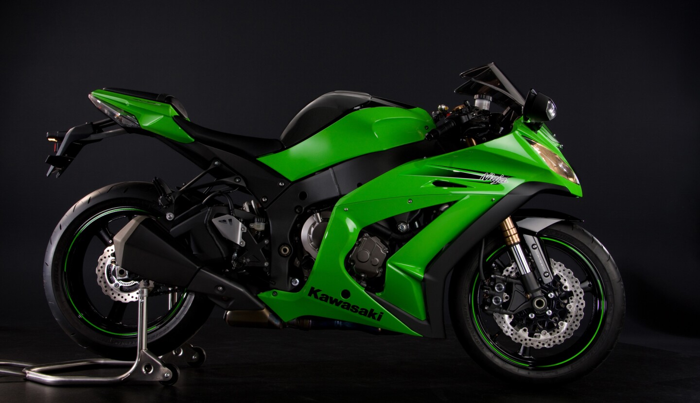 Kawasaki Goes All In The 200 Bhp 2011 Ninja Zx 10r