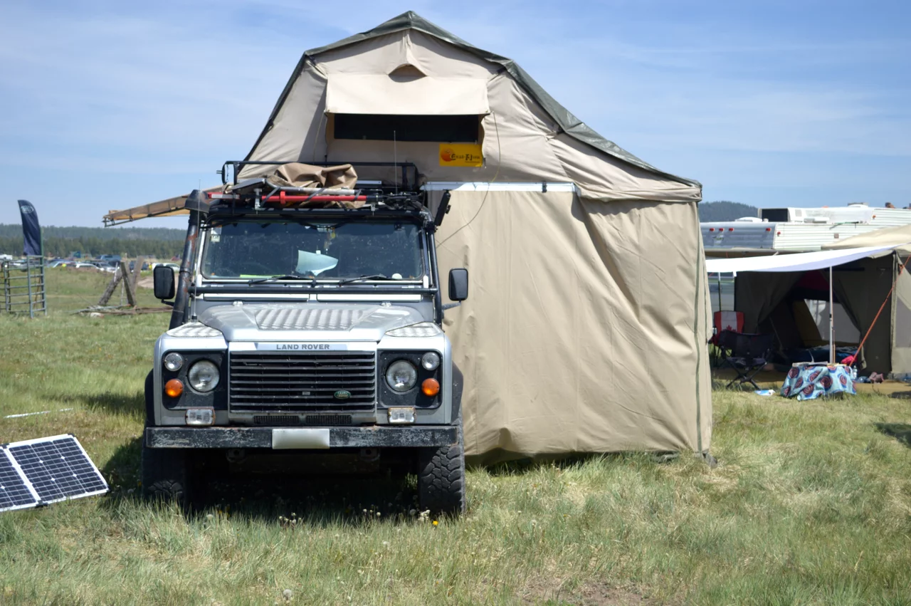 Another Land Rover Defender with roof tent