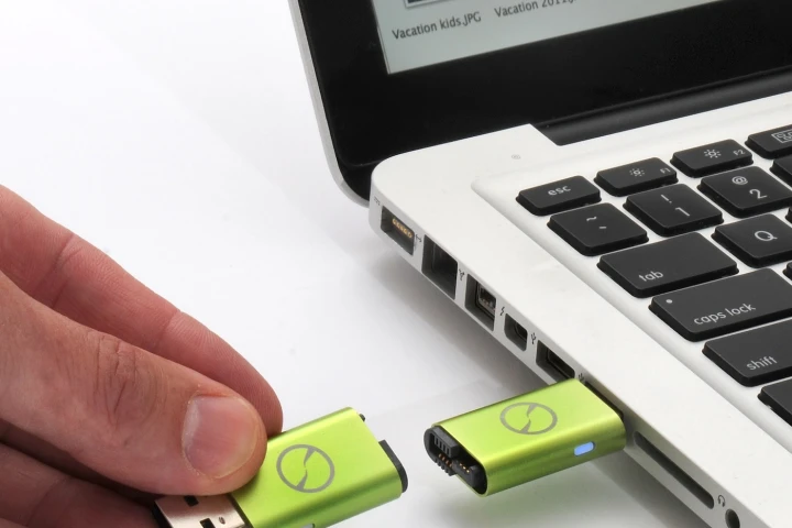 SecureBox brings iTwin's hardware security to Dropbox accounts