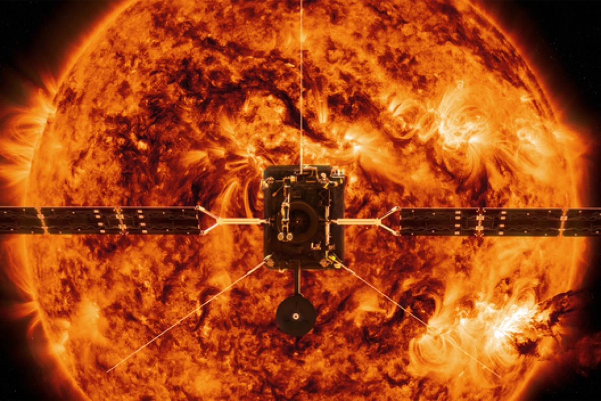 Artist's impression of the Solar Orbiter approaching the Sun