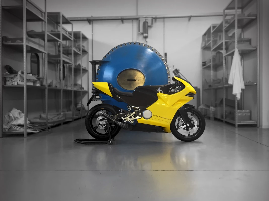 Vins Duecinquanta: with a curb weight of just 95 kg, this thing will dance through the corners