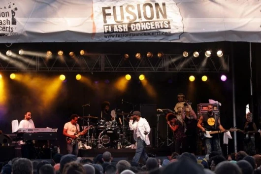 The Roots perform at the kick off of Fusion Flash Concerts on July 14, 2005 in New York