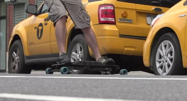 The Leif board has a stopping motion similar to a snowboard