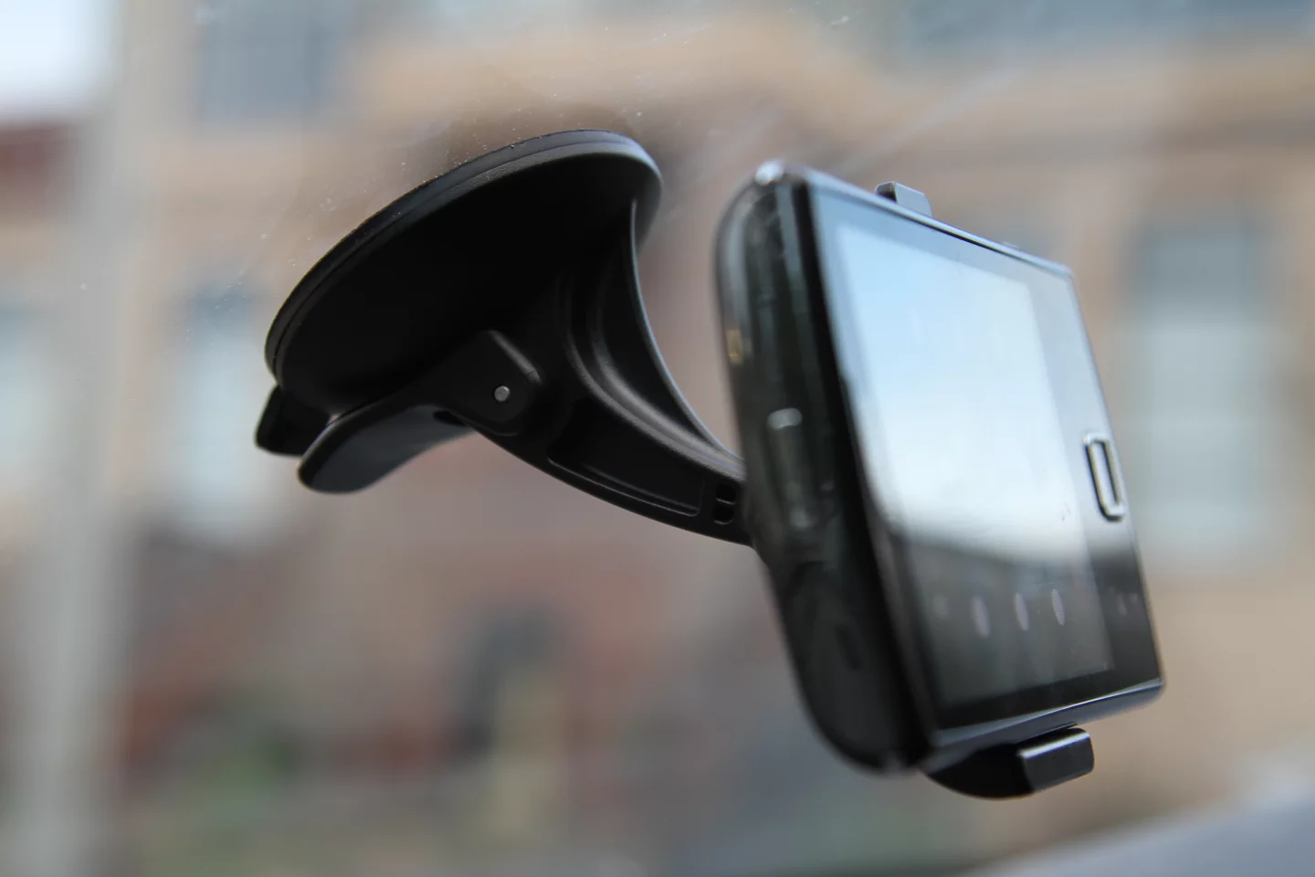 Where the nuvifone really shines: on the road.
