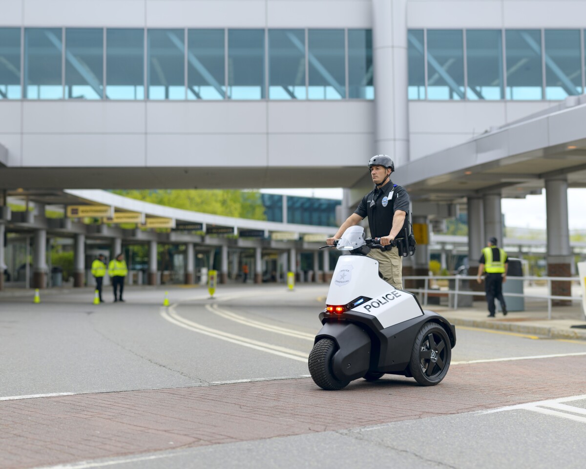Segway launches three-wheeled SE-3 Patroller