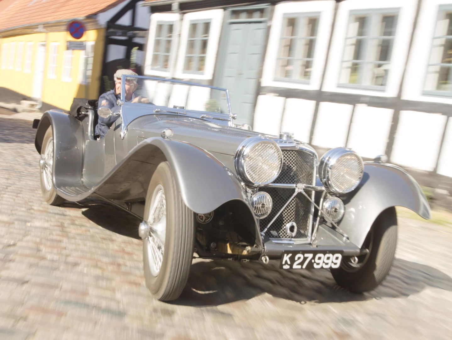 This 1938 JAGUAR SS100 3½ LITRE ROADSTER sold for DKK 3,335,000