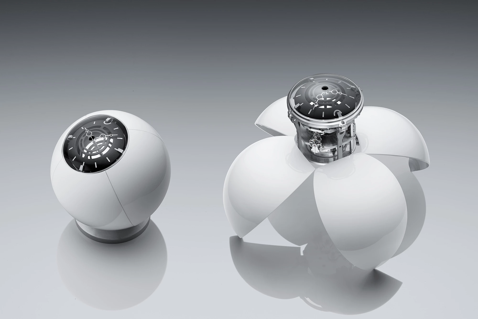 The Orb in closed and open modes