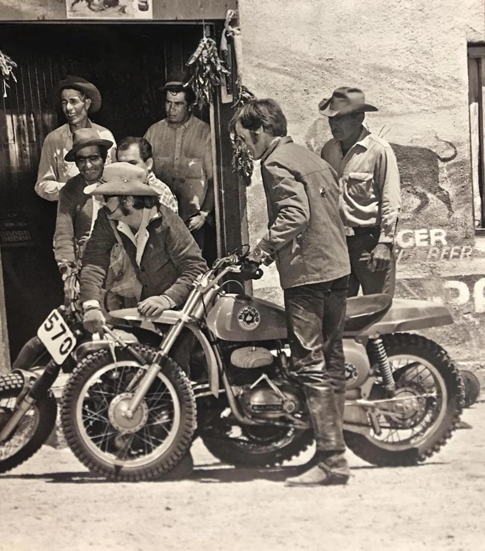 Denis Hopper and Peter Fonda with the 1968 Bultaco Pursang 250 MkII during the filming of the opening sequence of Easy Rider