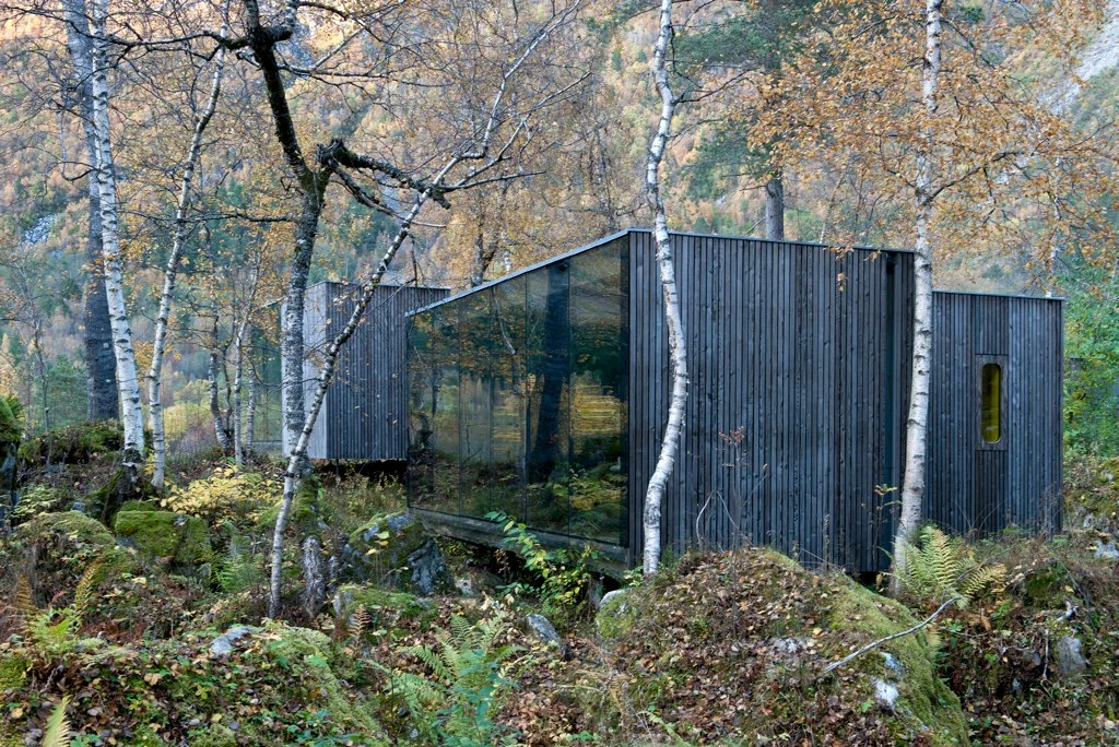 Designed by Norwegian architects Jensen & Skodvin, Juvet is a nature retreat that blends seamlessly with its wild environment