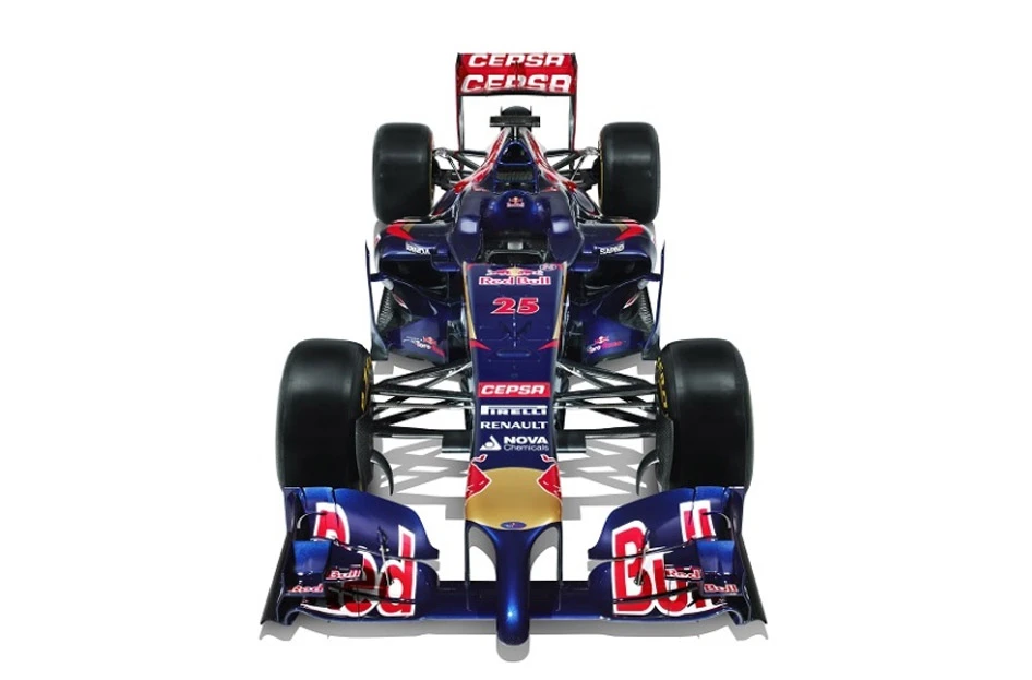 The SRT9's nose is very probiscus monkey-like, but the front wing treatment is quite different in execution compared to the other teams