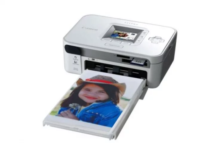 Canon's SELPHY CP740 Compact Photo Printer