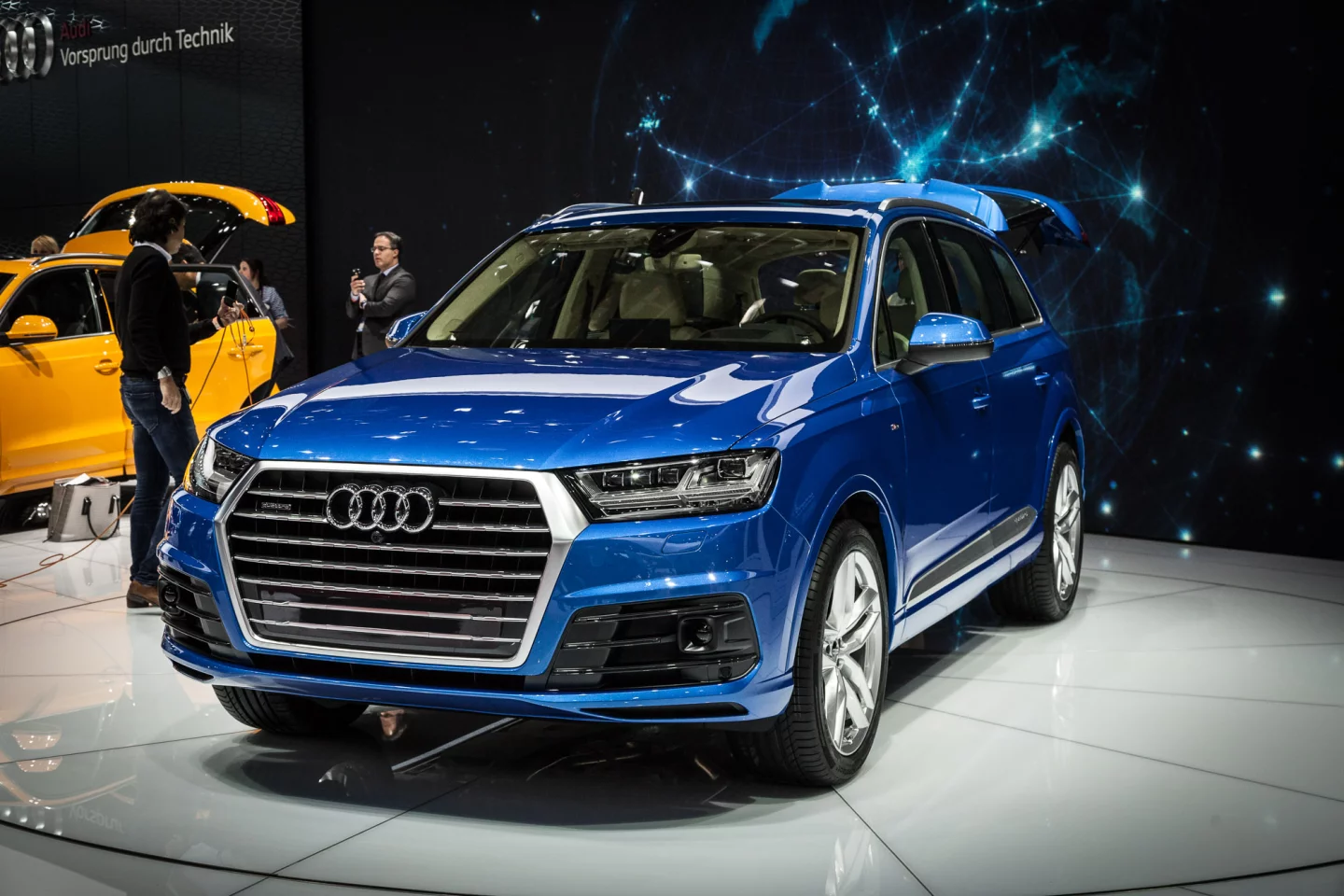 The car really stands out when it's finished in this particular shade of blue (Photo: Loz Blain/Gizmag)