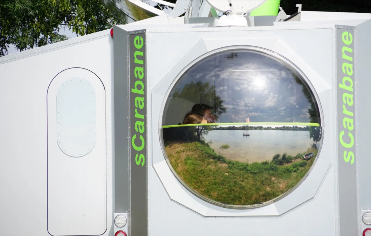 The bubble window gives diners a nice view outside