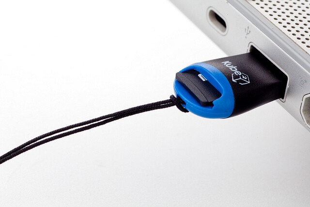 theKube2 charges and syncs from a PC, via an included USB cable