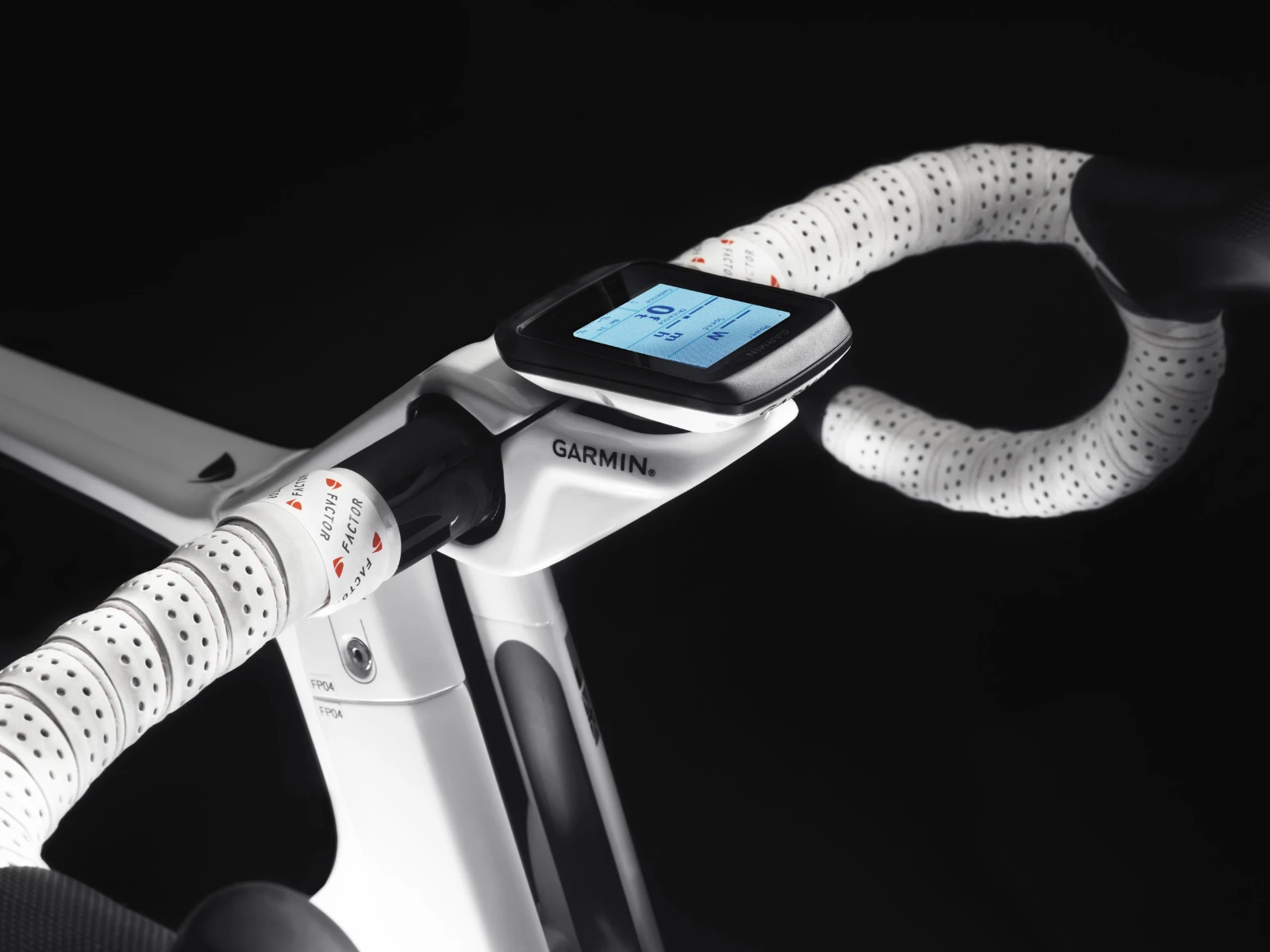 A Garmin Edge computer is mounted at the center of the Vis Vires' handlebars