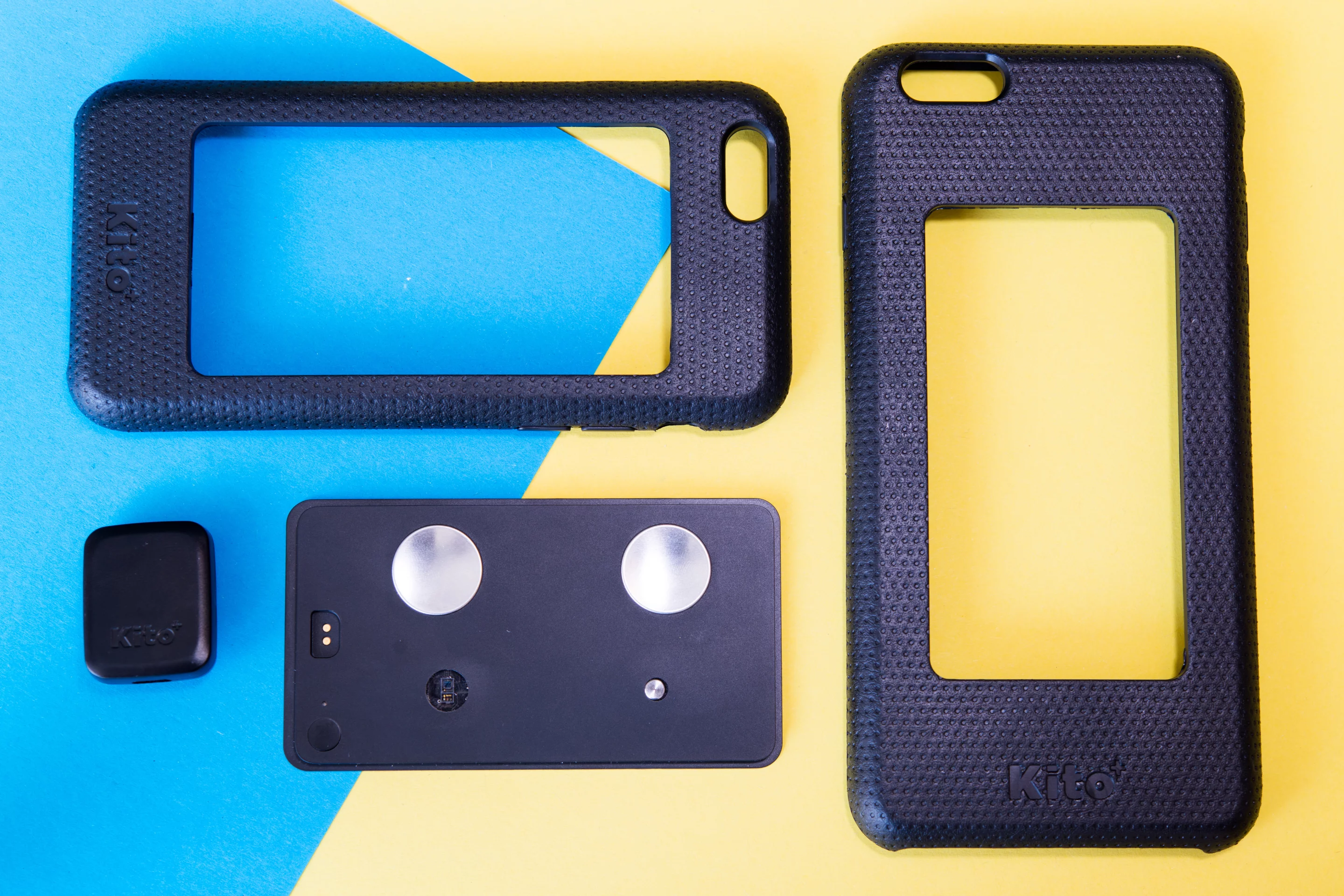 In the Kito+ box you get two iPhone cases, the Kito+ device, and a magnetic charger