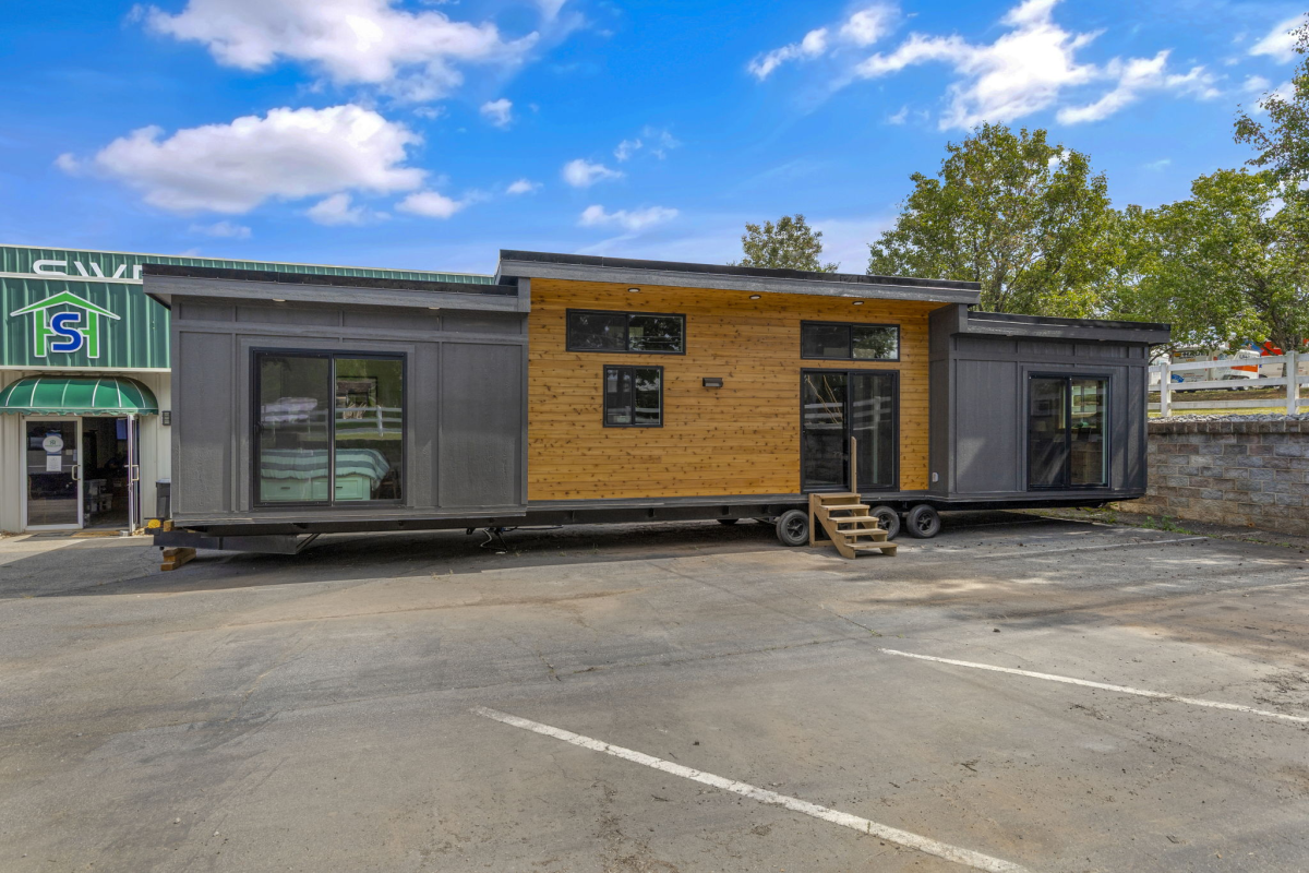 Tiny house goes XXL with single-floor apartment-sized interior
