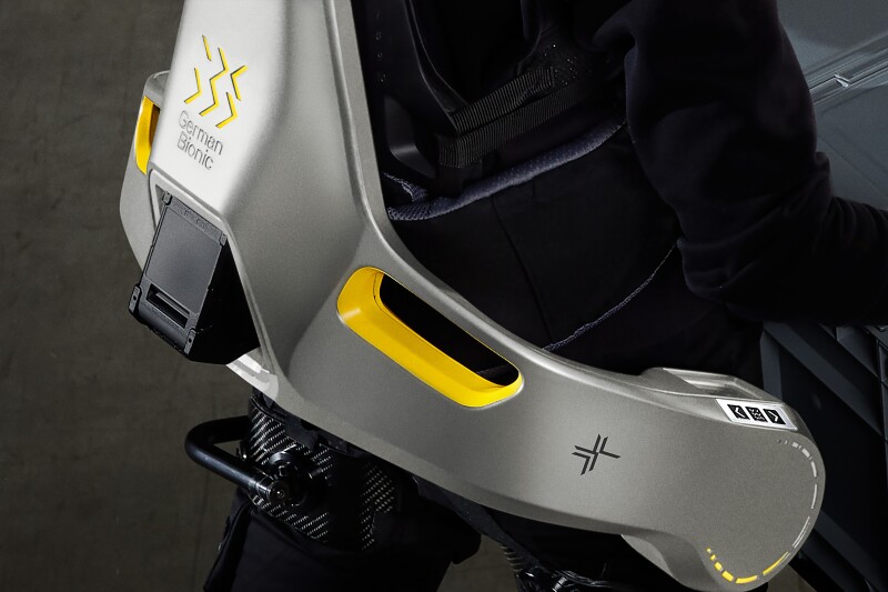 An Engineered Exoskeleton Huilt to Alleviate the Physical Demands of Elderly Caregiving ?url=http%3A%2F%2Fnewatlas Brightspot.s3.amazonaws.com%2F4f%2Fc4%2F8260b371450e845c6560d5712db1%2Fgerman Bionic Apogee For Healthcare 5