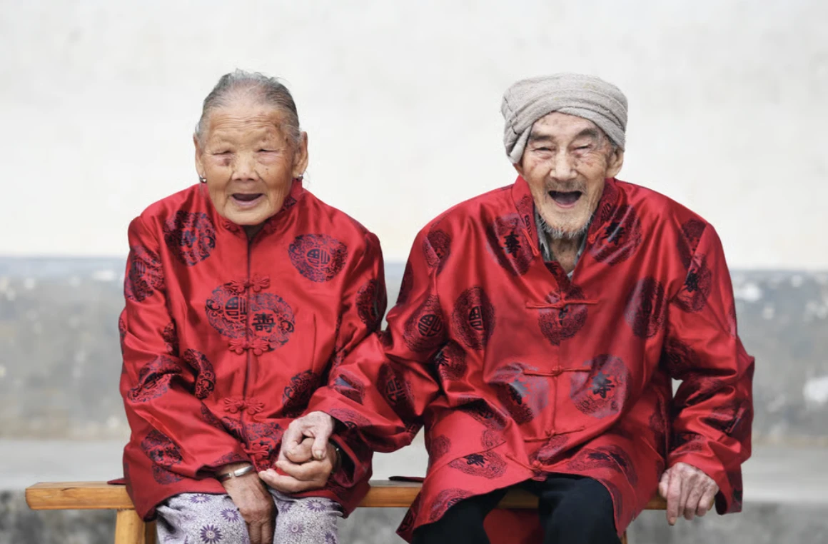Xiang Yongshan (right), 100, and Wu Xi’an, 101, are just two of China's centenarians