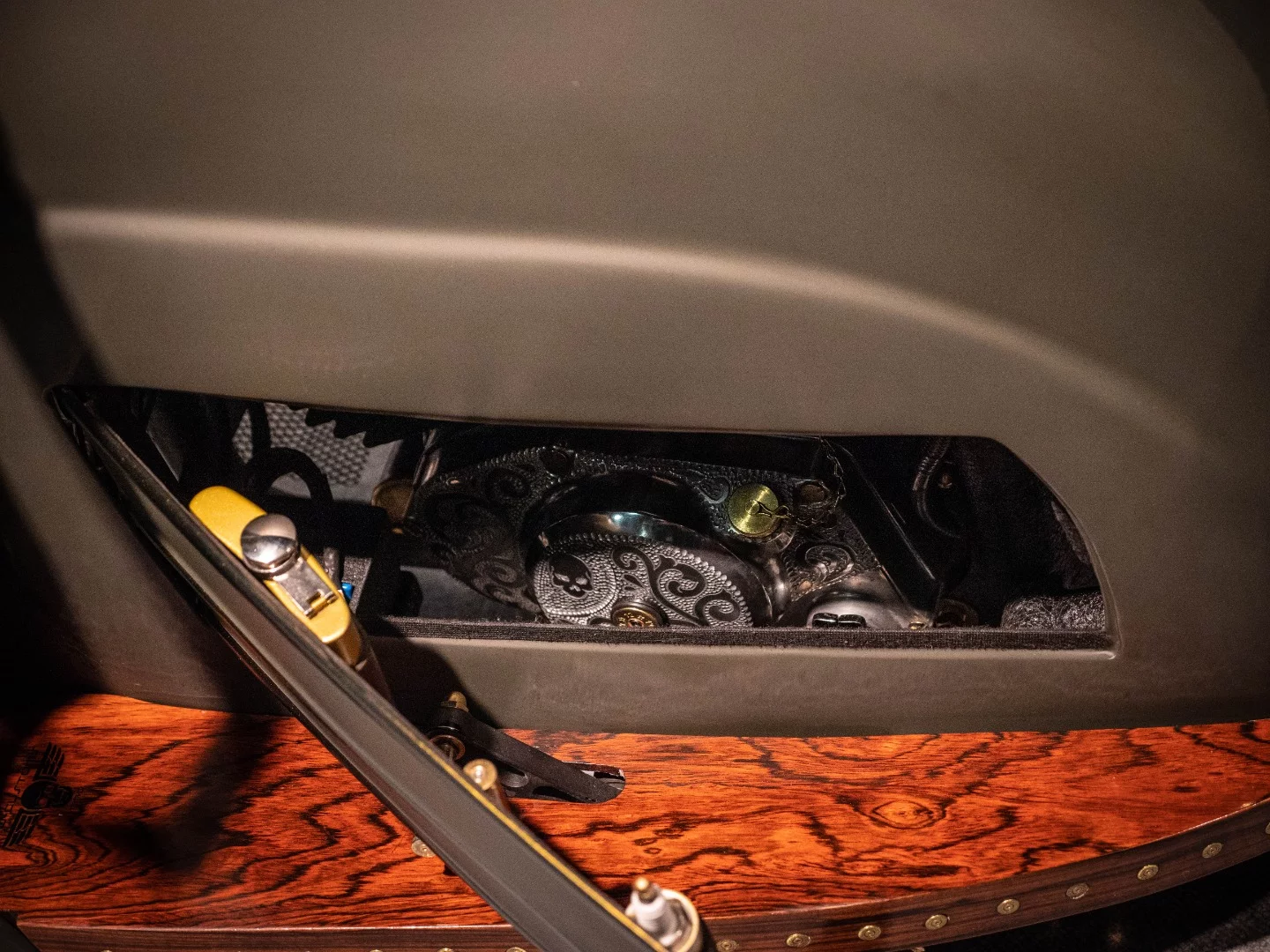 Much of its detail is hidden away, though, with nicely etched engine covers and a hidden hip flask behind a door in the fairing