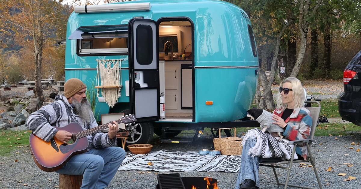 Deliciously retro micro-camping pod is an extra-cozy haulable escape