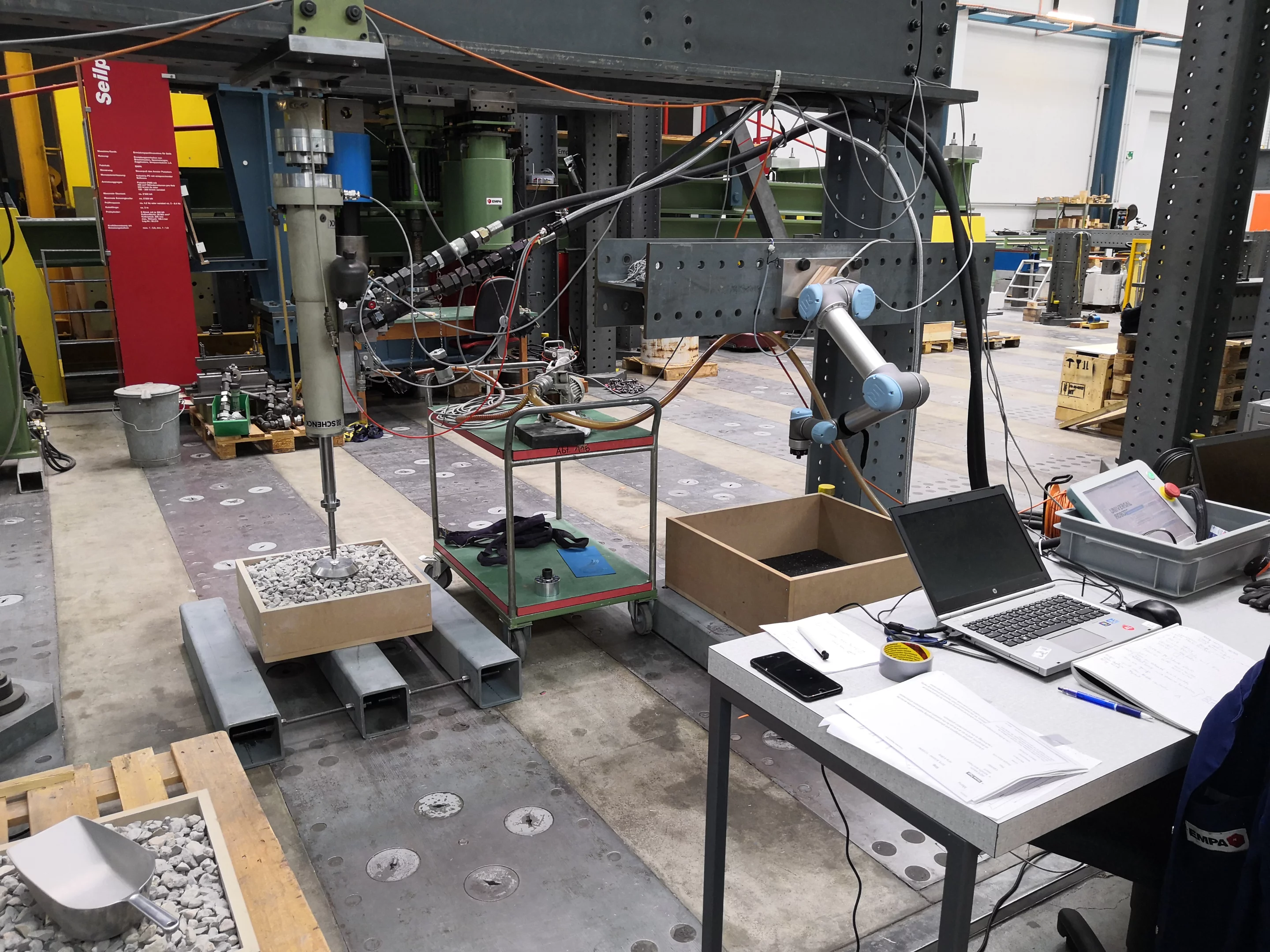 Experimental road material undergoes testing at Empa