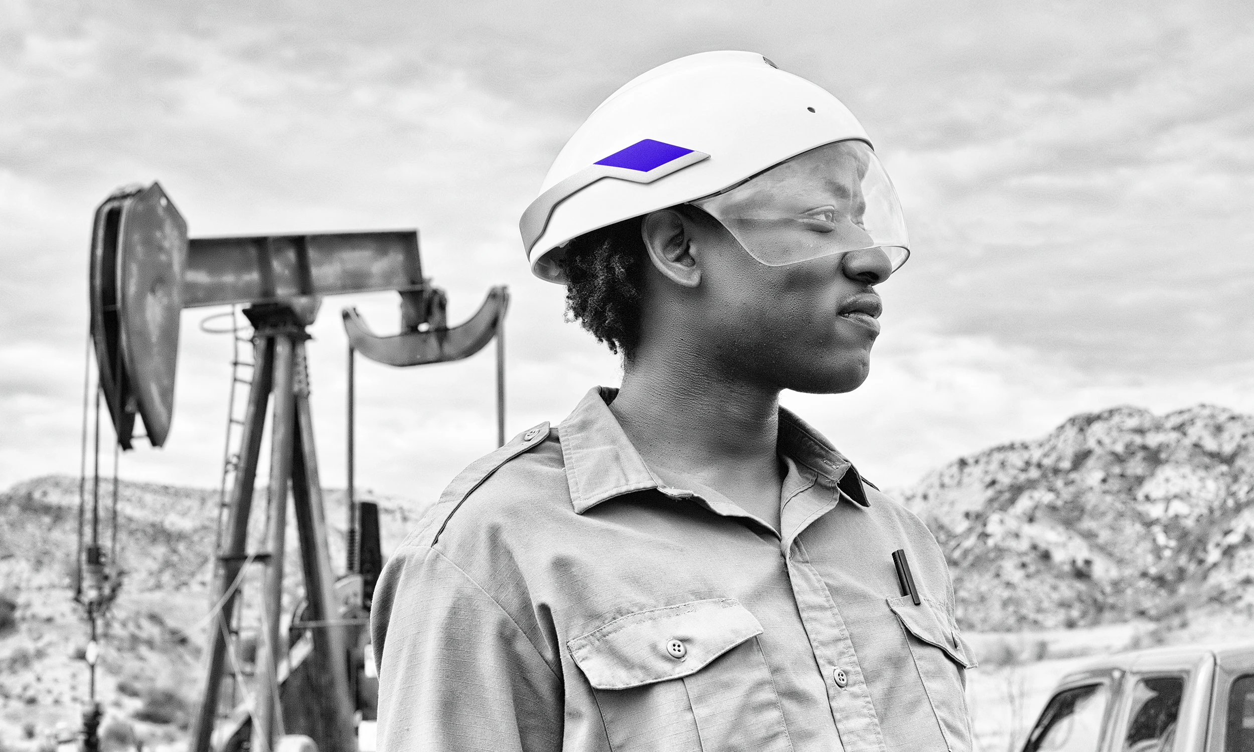 The DAQRI Smart Helmet aims to bring Google Glass-like functions to the work site