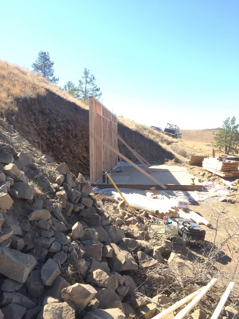Constructing the tiny Hobbit Home